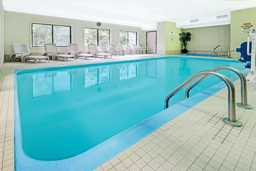 Hotel Baymont By Wyndham Lawrence Esterno foto
